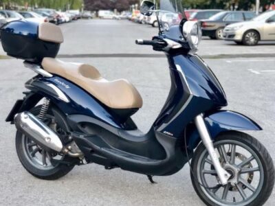 Εκλάπη Ν. Σμύρνη σκούτερ Piaggio Βeverly Tourer 250 μπλε χρώματος Μηχανή- Νέα Σμύρνη